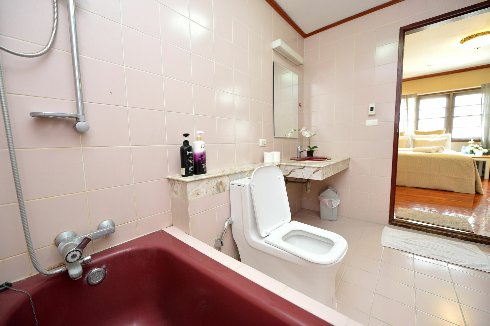 Lost And Found Bed And Breakfast Bangkok Exterior foto