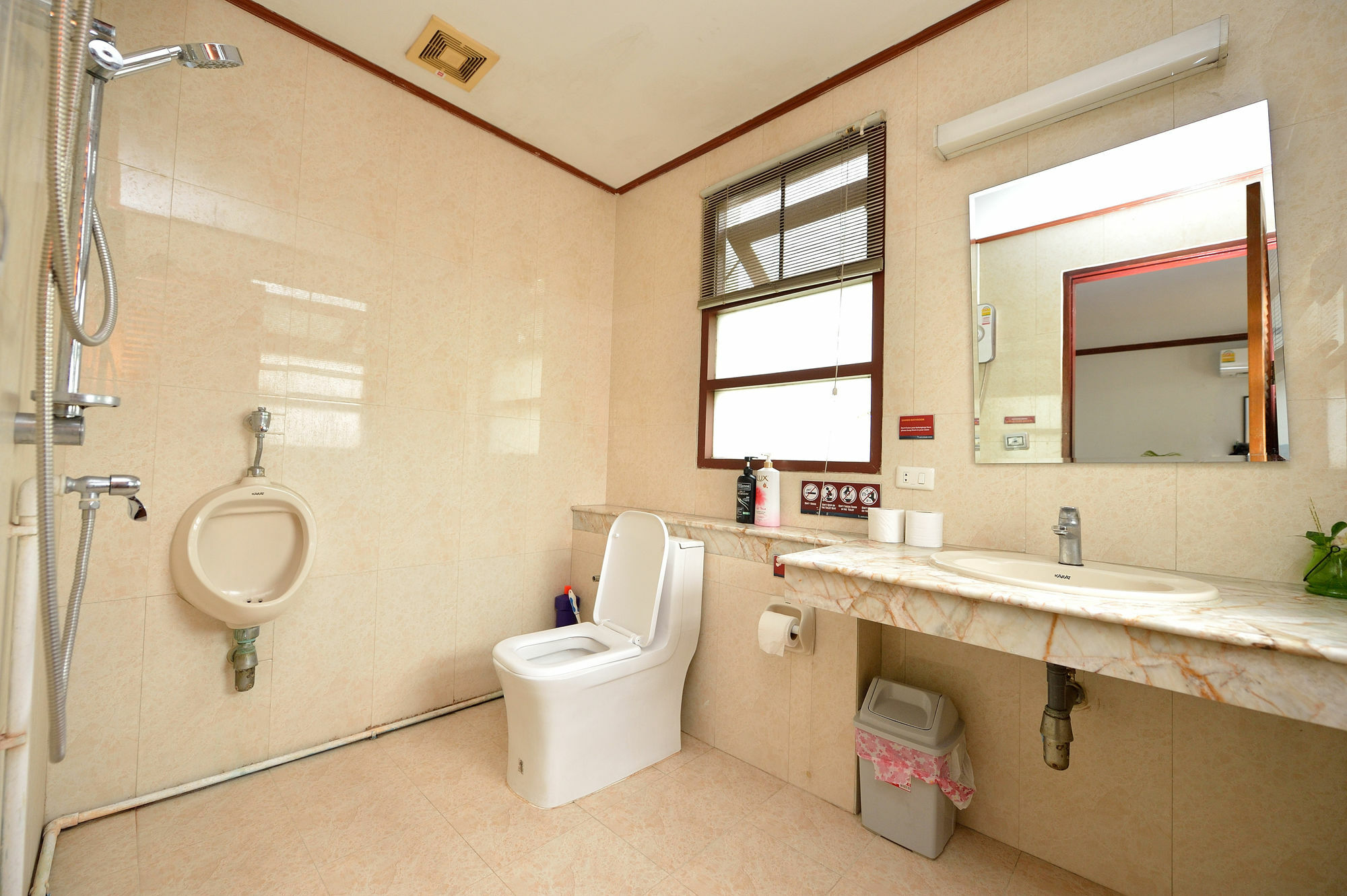 Lost And Found Bed And Breakfast Bangkok Exterior foto