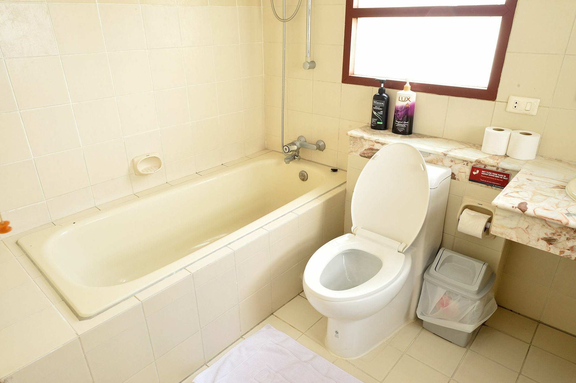 Lost And Found Bed And Breakfast Bangkok Exterior foto